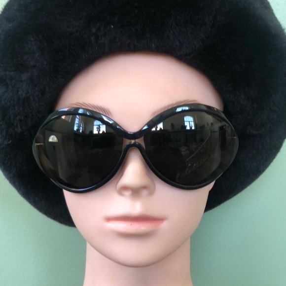 Louis Vuitton DAPHNE Polarized Sunglasses - Picture 2 of 11